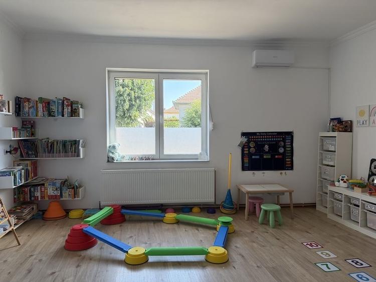 Casă individuală cu 5 camere cu Canalizare în Cetate