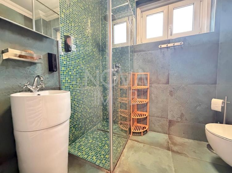 Apartament cu 3 camere semidecomandat, mobilat în Ultracentral