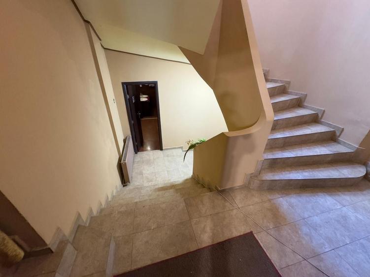 Spațiu comercial, de 500 mp, în P-ța Muncii