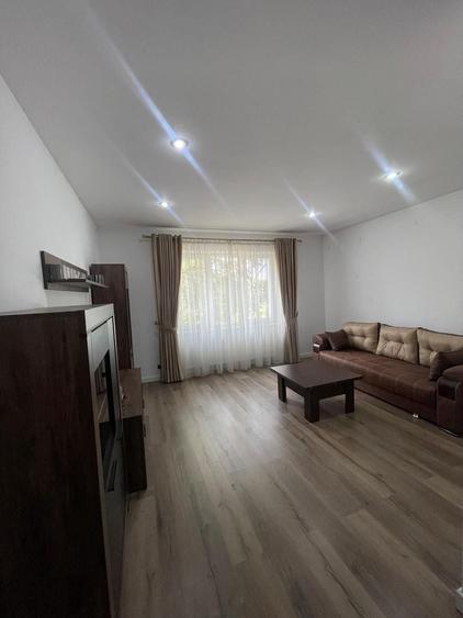 Apartament cu 2 camere decomandat, mobilat în Central