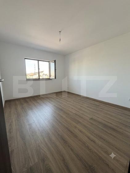 Duplex cu 5 camere cu Canalizare în Dumbrăvița