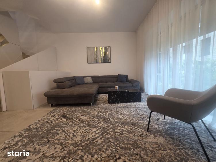 Casă cu 6 camere cu Teren 200 Mp în Central