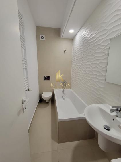 Apartament cu 3 camere semidecomandat, mobilat în Pipera