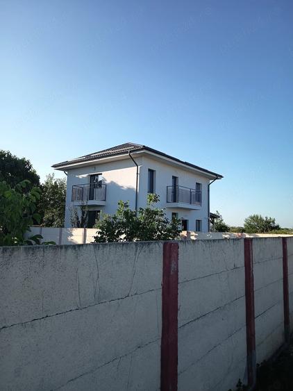 Casă cu 3 camere cu Teren 600 Mp în Sud