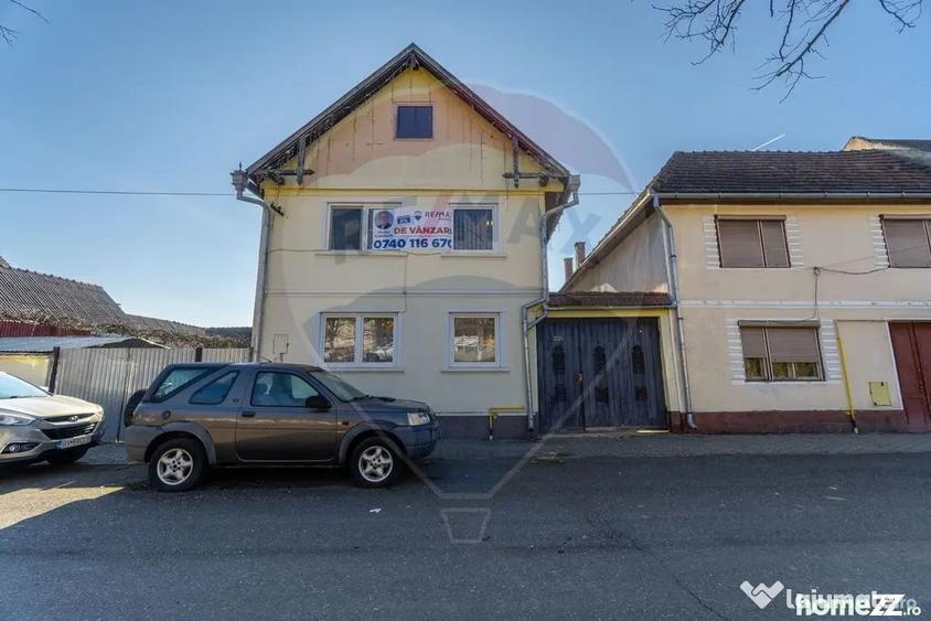 Casă cu 5 camere cu Teren 904 Mp în Central