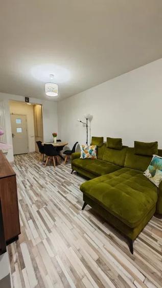 Apartament cu 3 camere semidecomandat, mobilat în Florești — fotografia 1