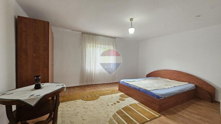 Casă individuală cu 4 camere cu Teren 4840 Mp în Sohodol
