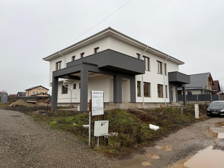 Duplex cu 4 camere cu Garaj în Păulești