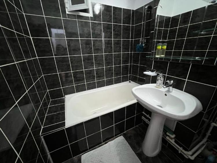 Apartament cu 3 camere decomandat în Faleza Nord