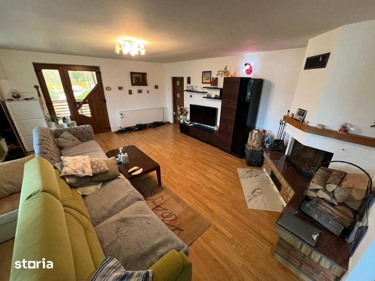 Casă cu 4 camere cu Teren 1300 Mp în Groși