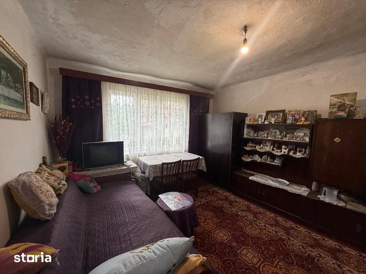 Casă cu 2 camere cu Teren 1100 Mp în Totoi