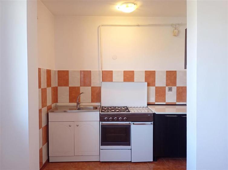 Apartament cu 2 camere nedecomandat în George Enescu