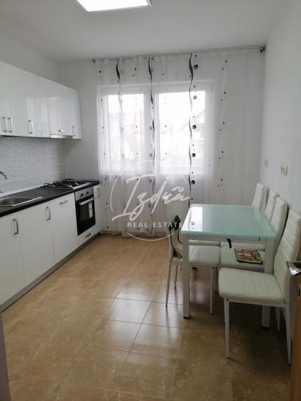 Duplex cu 5 camere cu Canalizare în Tălmaciu