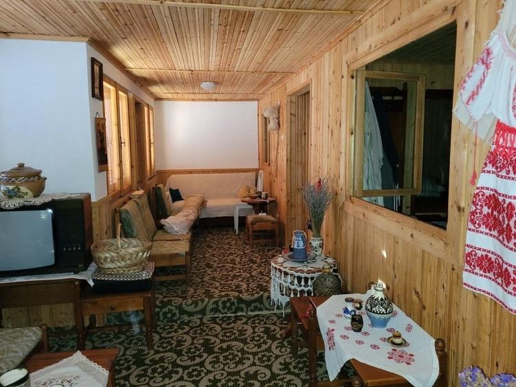 Casă individuală cu 10 camere cu Canalizare în Bușteni