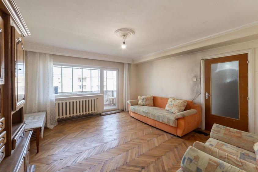 Apartament cu 3 camere decomandat în Găvana