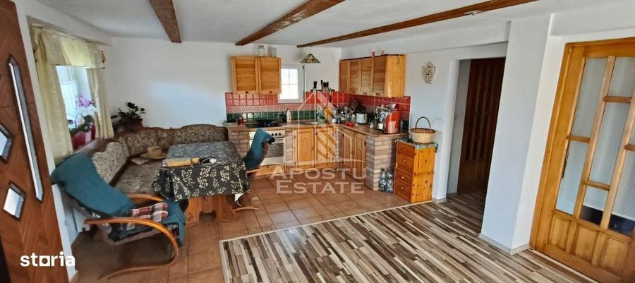 Casă cu 4 camere cu Teren 3250 Mp în Bucovăț