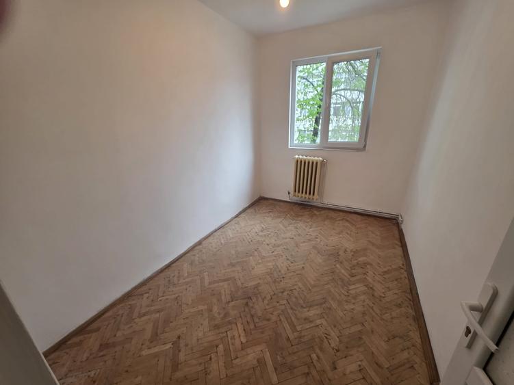 Apartament cu 3 camere în Alexandru cel Bun