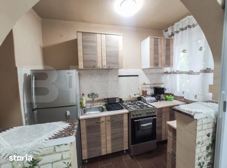 Apartament cu 3 camere semidecomandat în Micro 15