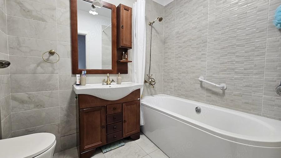 Apartament cu 3 camere semidecomandat în Șelimbăr