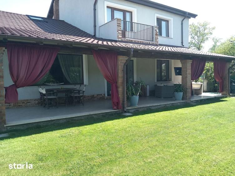 Casă cu 4 camere cu Teren 585 Mp în Smârdan