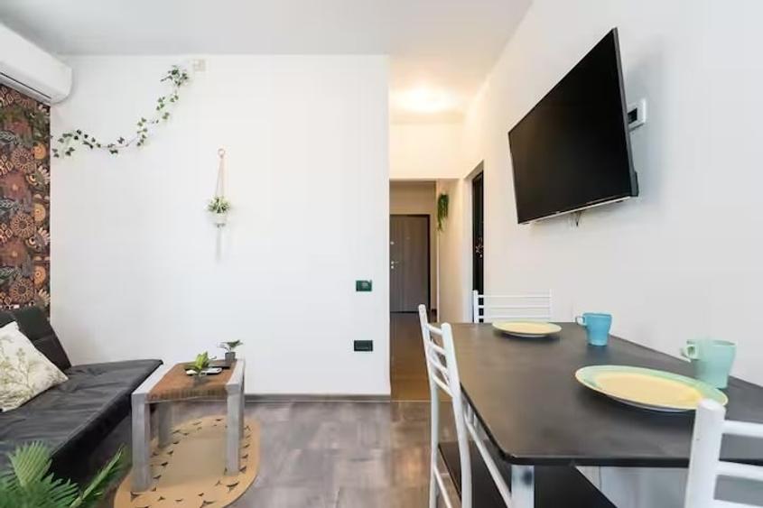 Apartament cu 2 camere semidecomandat, mobilat în P-ța Unirii