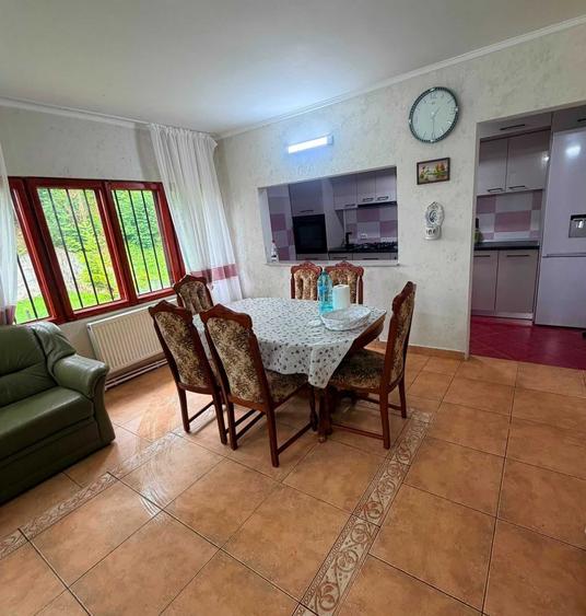 Casă cu 4 camere în Ceahlău