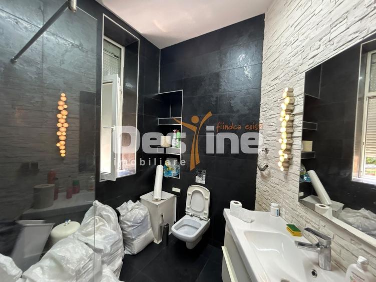 Apartament cu 4 camere semidecomandat în Universitate