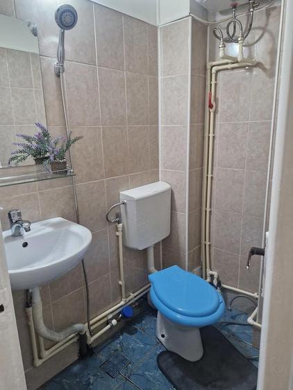 Camera de camin cu baie proprie - 2