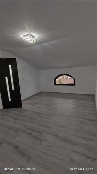 Casă cu 6 camere cu Teren 157 Mp în P-ța Mihai Viteazu