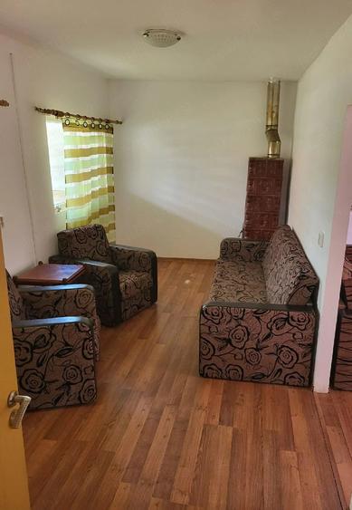 Casă cu 4 camere cu Teren 2000 Mp în Banloc