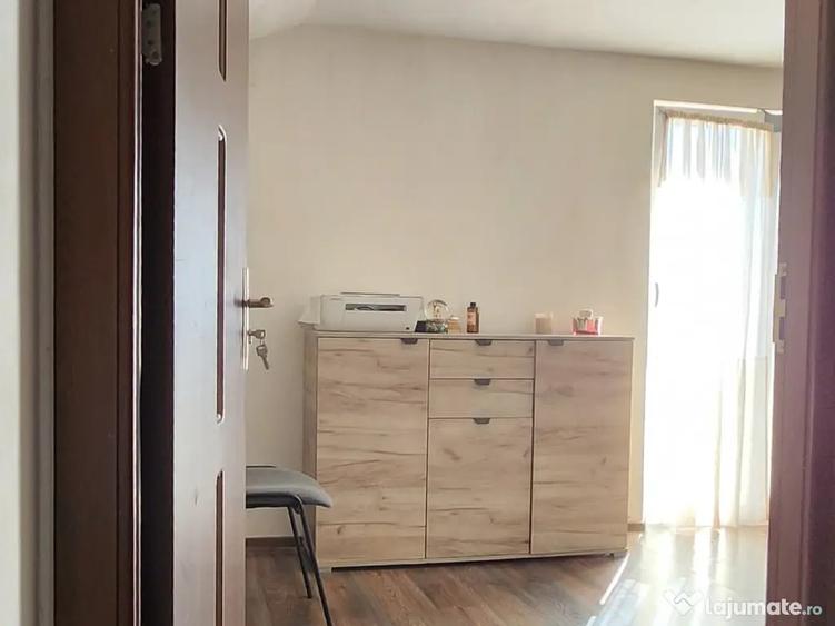 Casă cu 4 camere în Tureni