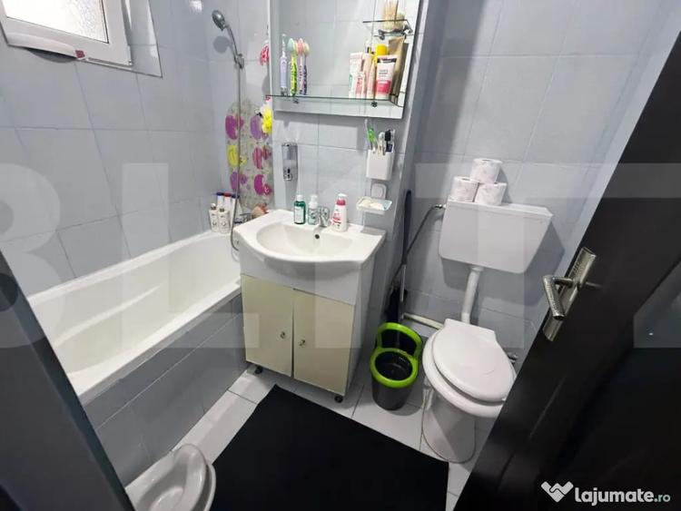 Apartament cu 3 camere decomandat în Central
