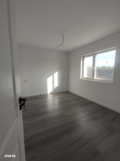 Casă cu 3 camere în Ciurbești
