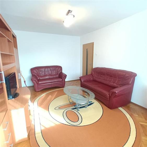 Apartament cu 4 camere decomandat, mobilat în Ștrand