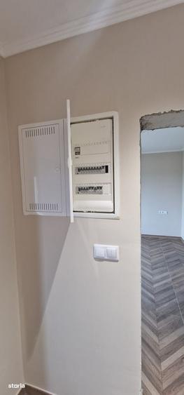 Casă cu 3 camere decomandat cu Canalizare în Agigea