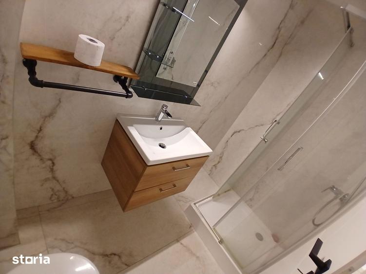 Apartament cu 3 camere decomandat în Berceni