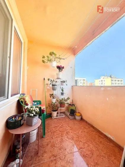 Apartament cu 4 camere semidecomandat, mobilat în Olimpia-Stadion