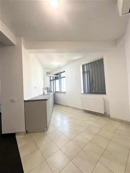 Spatiu Comercial 70 mp, Etaj 3, zona Brotacei - 7