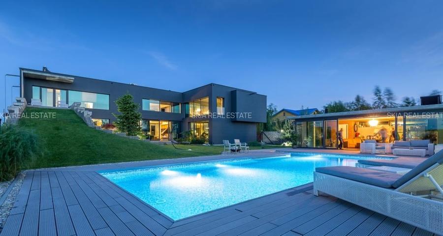 Casă individuală cu 12 camere cu Piscina în Nord