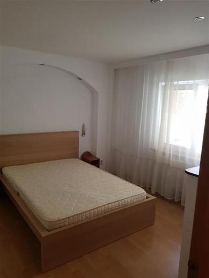Vanzare apartament 3 camere Lacul Tei - 2