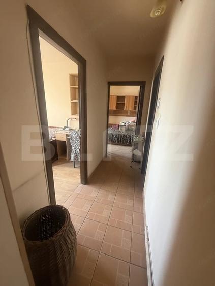 Apartament cu 3 camere decomandat în Micro 6