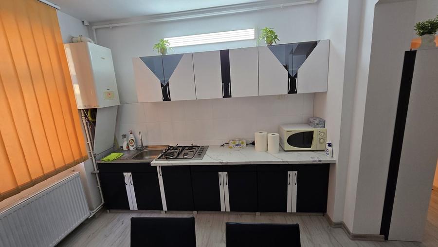 Apartament cu 2 camere nedecomandat în Central