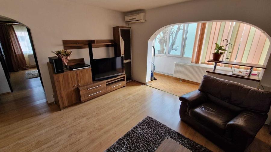 Apartament cu 2 camere decomandat în Astra