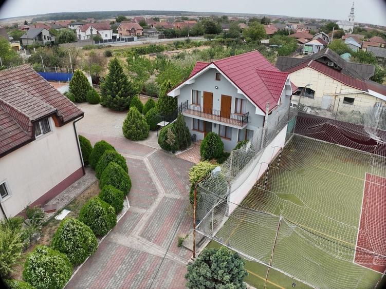 Hotel/Pensiune, de 850 mp, în Sânmartin