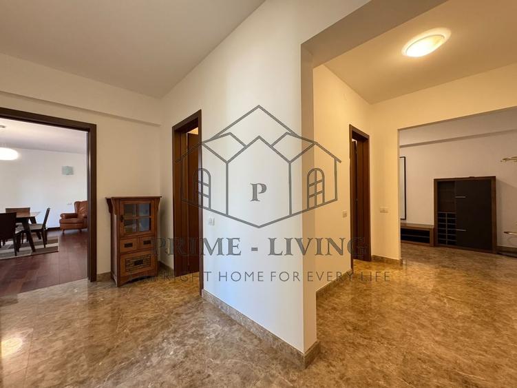 Apartament cu 4 camere decomandat, mobilat în Polonă