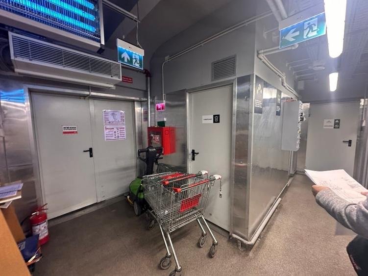 Spațiu comercial, de 812 mp, în Republicii