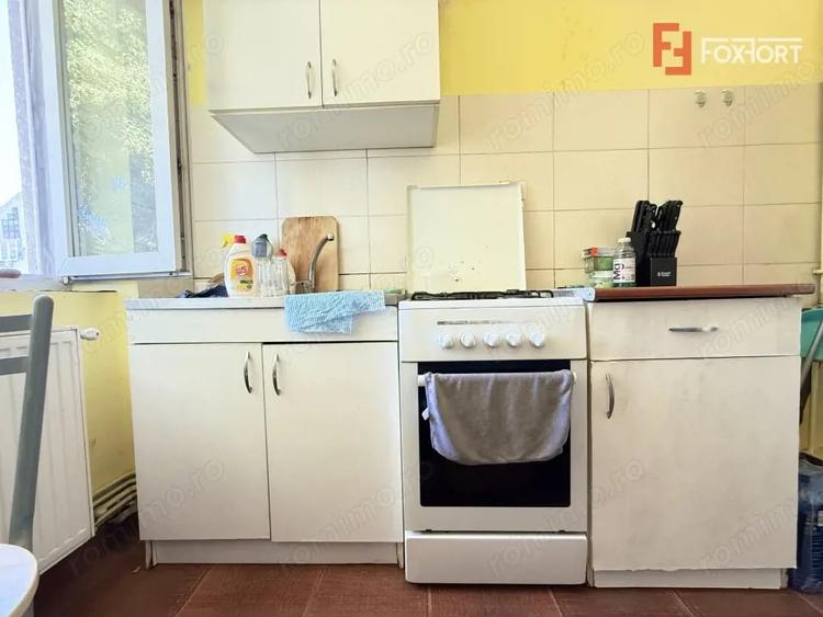 Apartament cu 2 camere semidecomandat, mobilat în Complex Studențesc