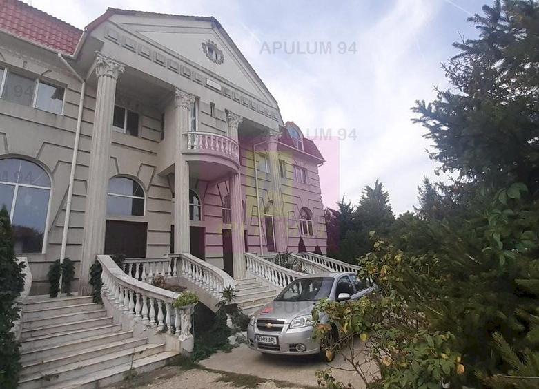 Casă individuală cu 15 camere decomandat cu Canalizare în Băneasa