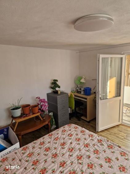 Casă cu 2 camere cu Teren 1686 Mp în Găvănești