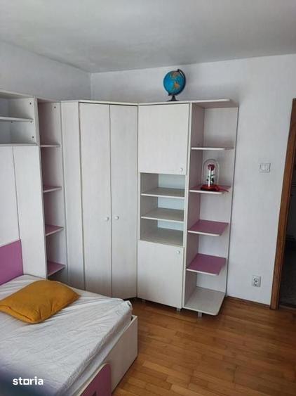 Apartament cu 3 camere semidecomandat în Pantelimon